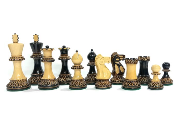 GRANDMASTER BURNT CARVED/BOXWOOD